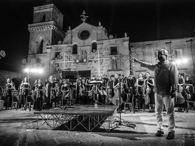 La European Spirit of Youth Orchestra si esibisce a Matera in questo scatto di qualche tempo fa.