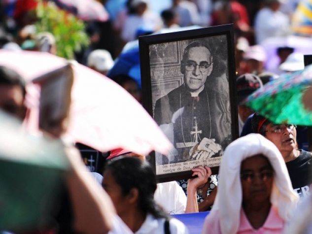 San Salvador, 15 agosto 2009. Processione in ricordo di Oscar Arnulfo Romero, nel giorno della sua nascita (avvenuta nel 1917).