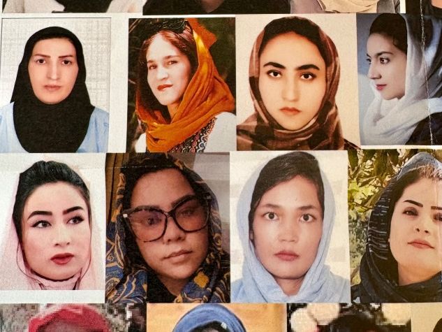 alcune delle donne afghane la cui testimonianza è raccolta nel libro Fuorché il silenzio