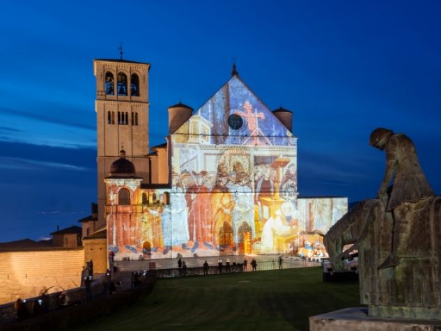 videomapping sulla Basilica di San Francesco ad Assisi