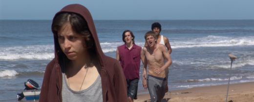 Inés Efron interpreta Alex, 15enne intersessuale sottoposta a una terapia cortisonica, nel film «XXY» di Lucía Puenzo. 