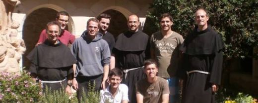 frati e giovani, in posa