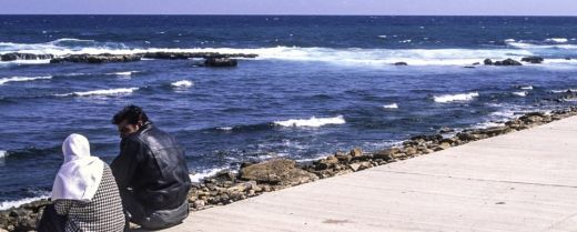 innamorati sul lungomare di Tripoli