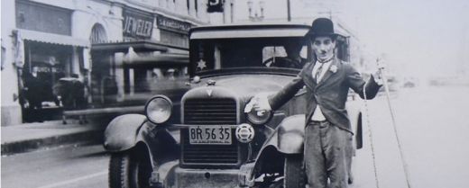 Vincenzo Pelliccione mentre interpreta il comico Charlie Chaplin alias Charlot.