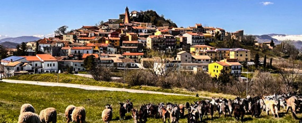 Un panoramica del paese di Duronia, in Molise.