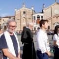 Tantissimi i fedeli usciti in processione al seguito della statua e delle reliquie del nostro Santo. - © Nicola Bianchi