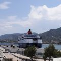 Un migrante al porto di Mitilene, isola di Lesbo, Grecia - Gilberto Mastromatteo