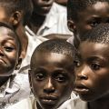 Un gruppo di ragazzi di Takoradi partecipa a una santa Messa dedicata a sant'Antonio - Andrea Semplici/Archivio Msa