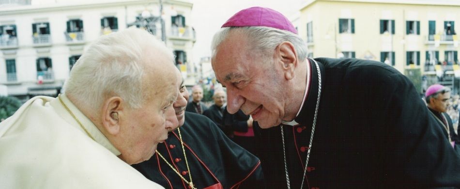 monsignor Antonio Riboldi con san Giovanni Paolo II a Pompei
