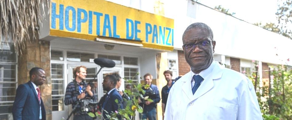 Denis Mukwege durante una visita all’ospedale Panzi.