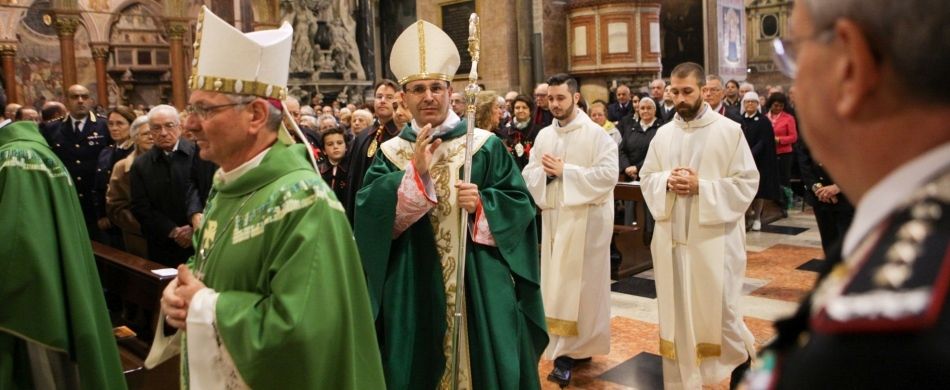 Monsignor Dal Cin fa il suo ingresso in Basilica del Santo