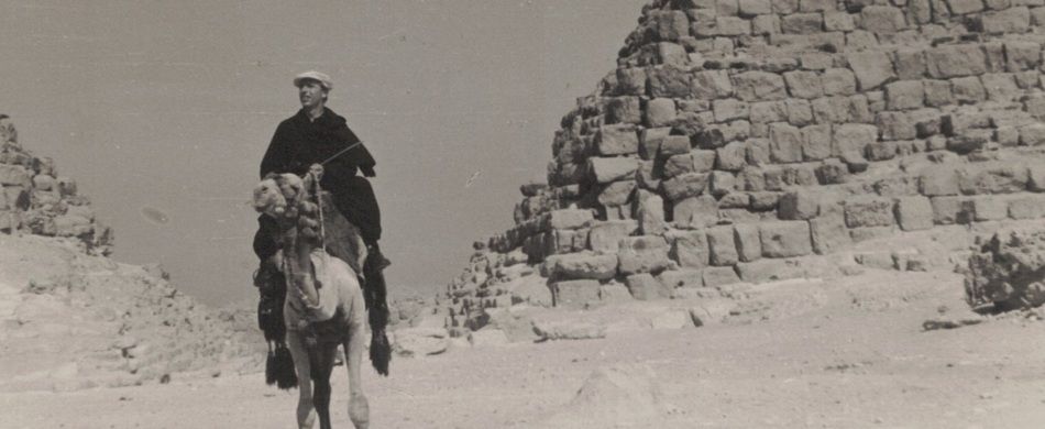 In una foto degli anni ’70, padre David Maria Turoldo in Egitto.