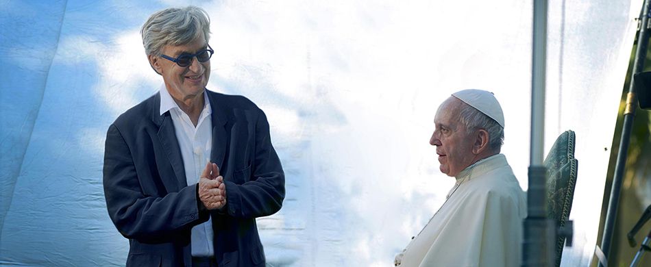 Papa Francesco e Wim Wenders nei giardini vaticani