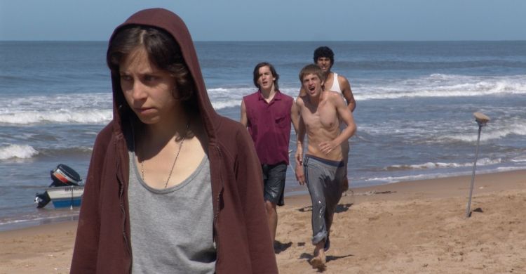 Inés Efron interpreta Alex, 15enne intersessuale sottoposta a una terapia cortisonica, nel film «XXY» di Lucía Puenzo. 