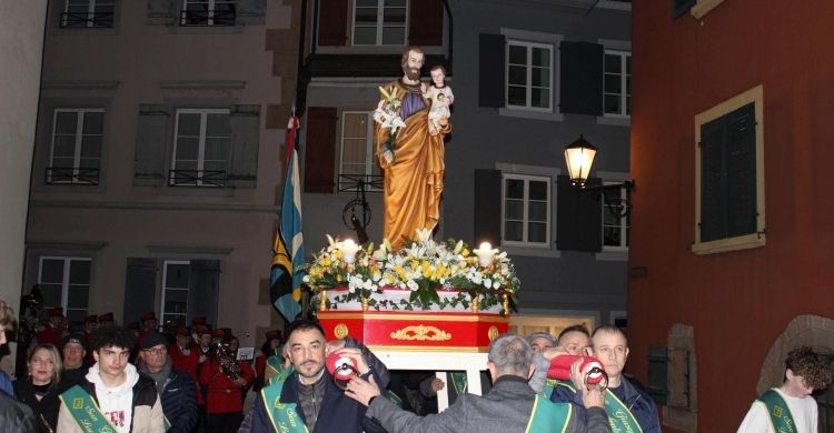 Laufenburg, Svizzera. Festa di san Giuseppe nel cantone Argovia. 