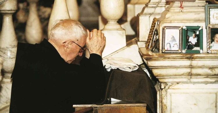 Come si mantengono i frati?